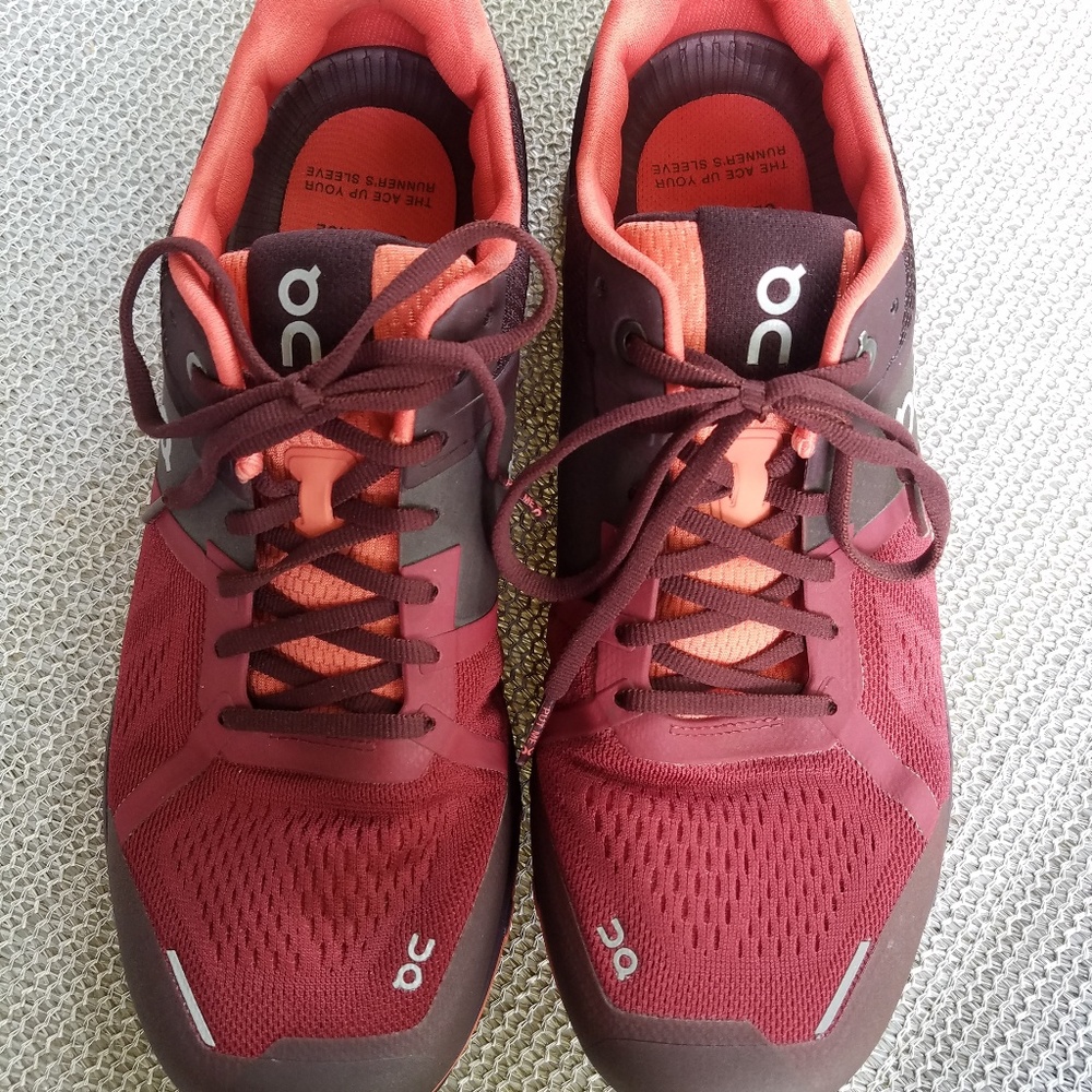 ON Cloud Ace *NWOT* size 10.5 Women's